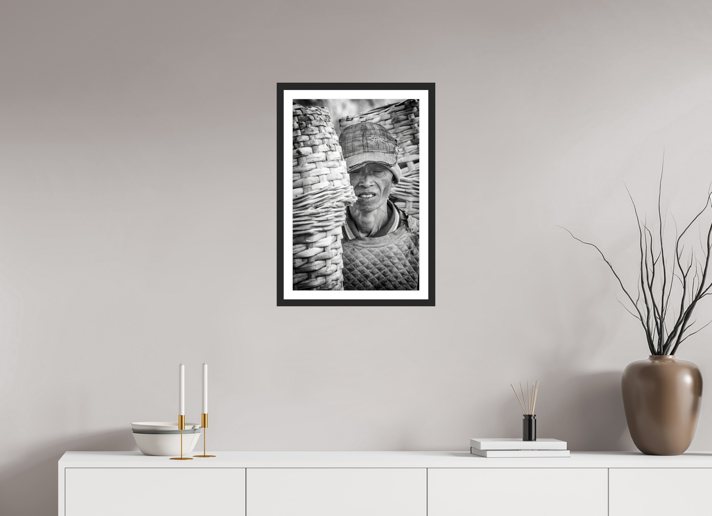 40 x 60 cm, Fine art prints mounted on a black wood frame with passe-partout Silent endurance