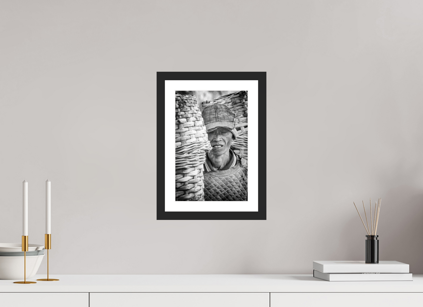 20 x 30 cm, Fine art prints mounted on a black wood frame with passe-partout Silent endurance