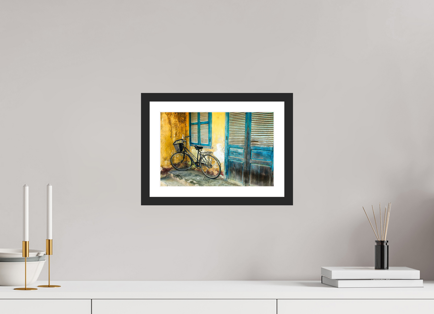 30 x 20 cm, Fine art prints mounted on a black wood frame with passe-partout Old wheels